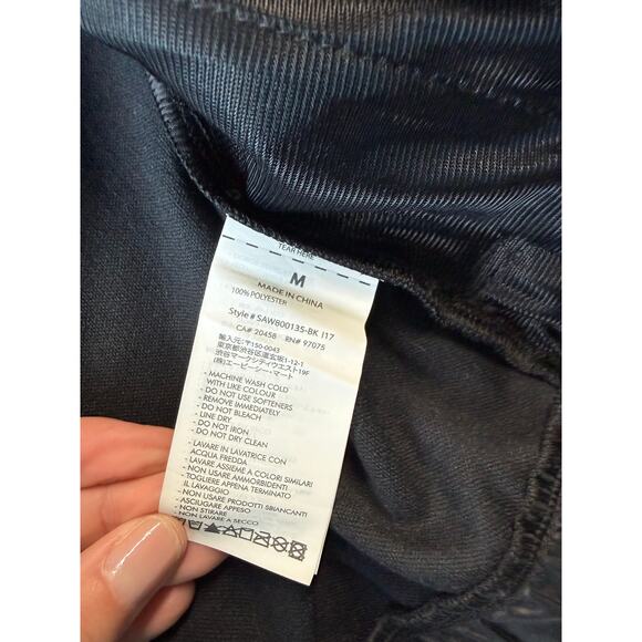 Saucony Women Running Jacket Size Medium Spell Out Logo Black Iridescent Pockets - Picture 5 of 8